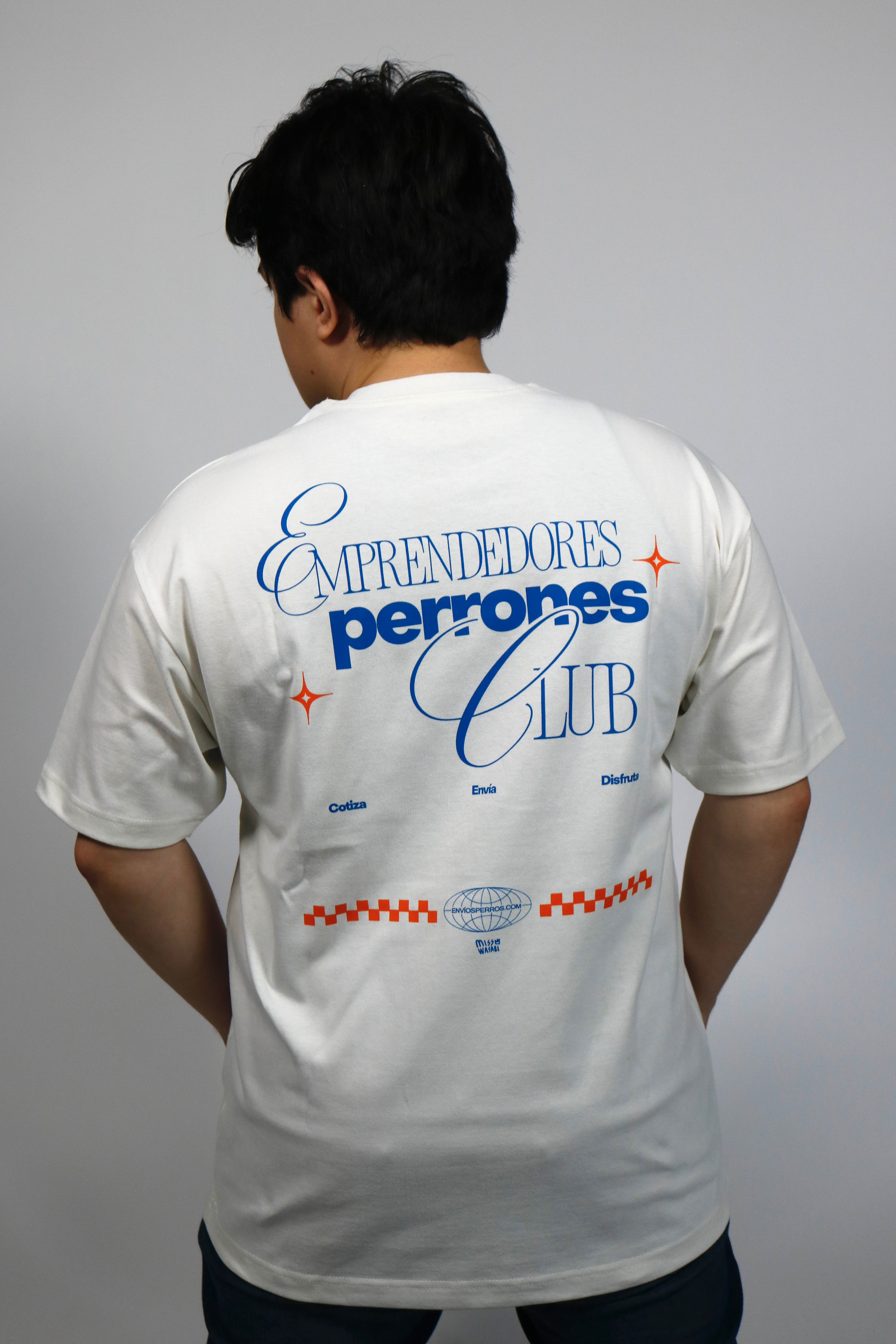 Playera blanca Oversized "Emprendedores perrones" HeavyWeight 220g