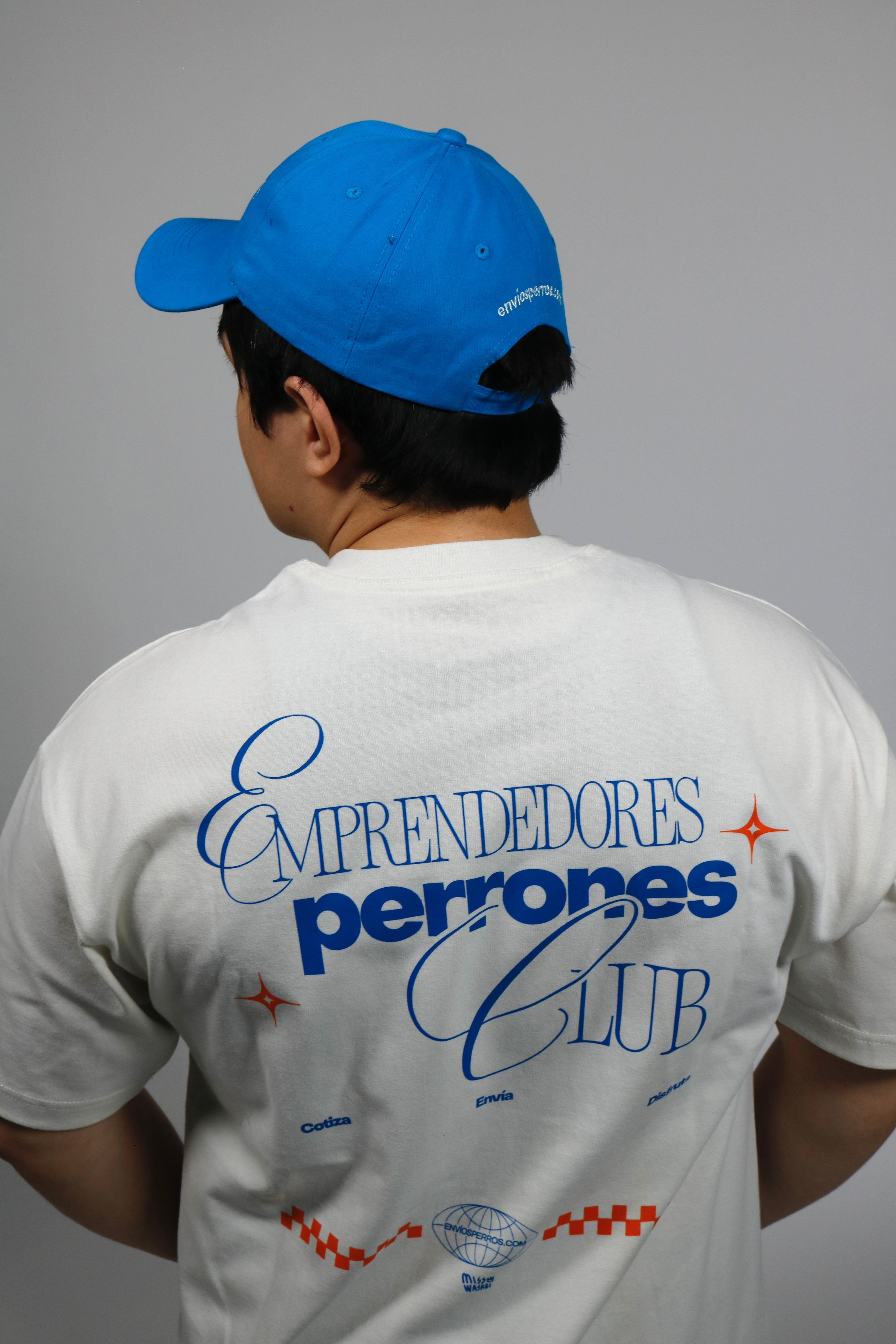 Playera blanca Oversized "Emprendedores perrones" HeavyWeight 220g