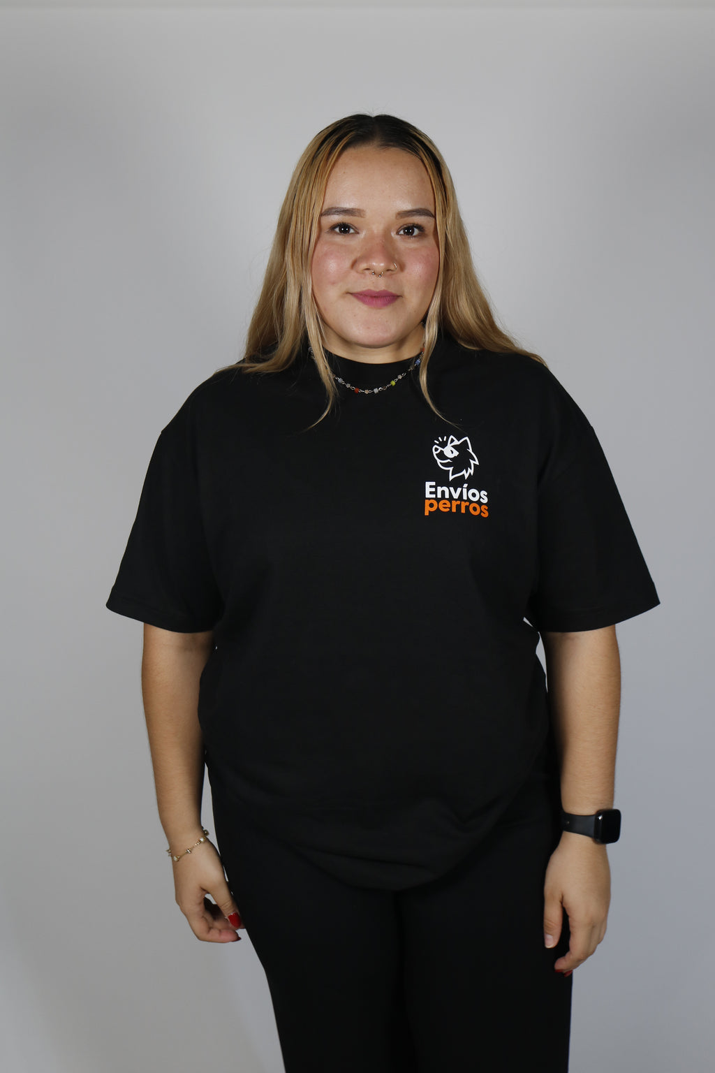 Playera negra oversized "no es estrés, es express"