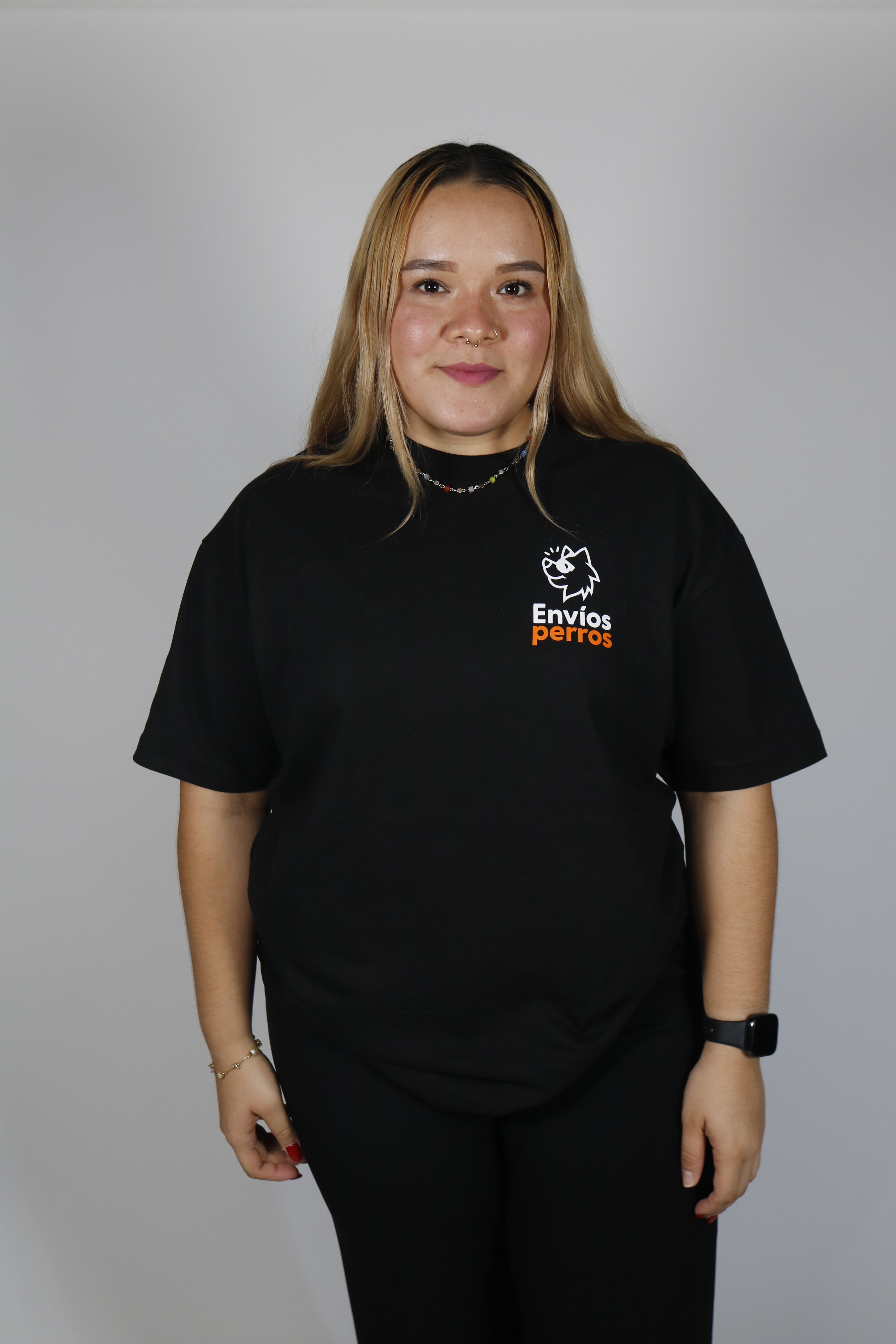 Playera negra oversized "no es estrés, es express"